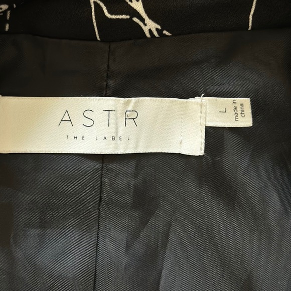 ASTR The Label Black White Abstract Floral Sketch Print Blazer Jacket Size Large - Picture 9 of 11